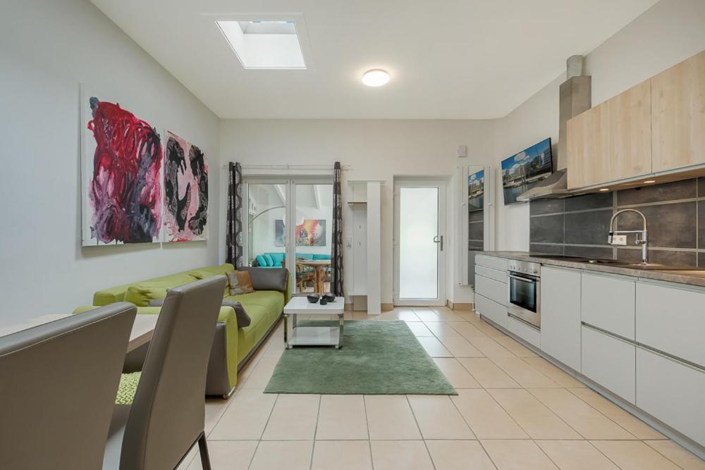 Ferienwohnung Am Schlosspark Gluecksburg Exterior photo